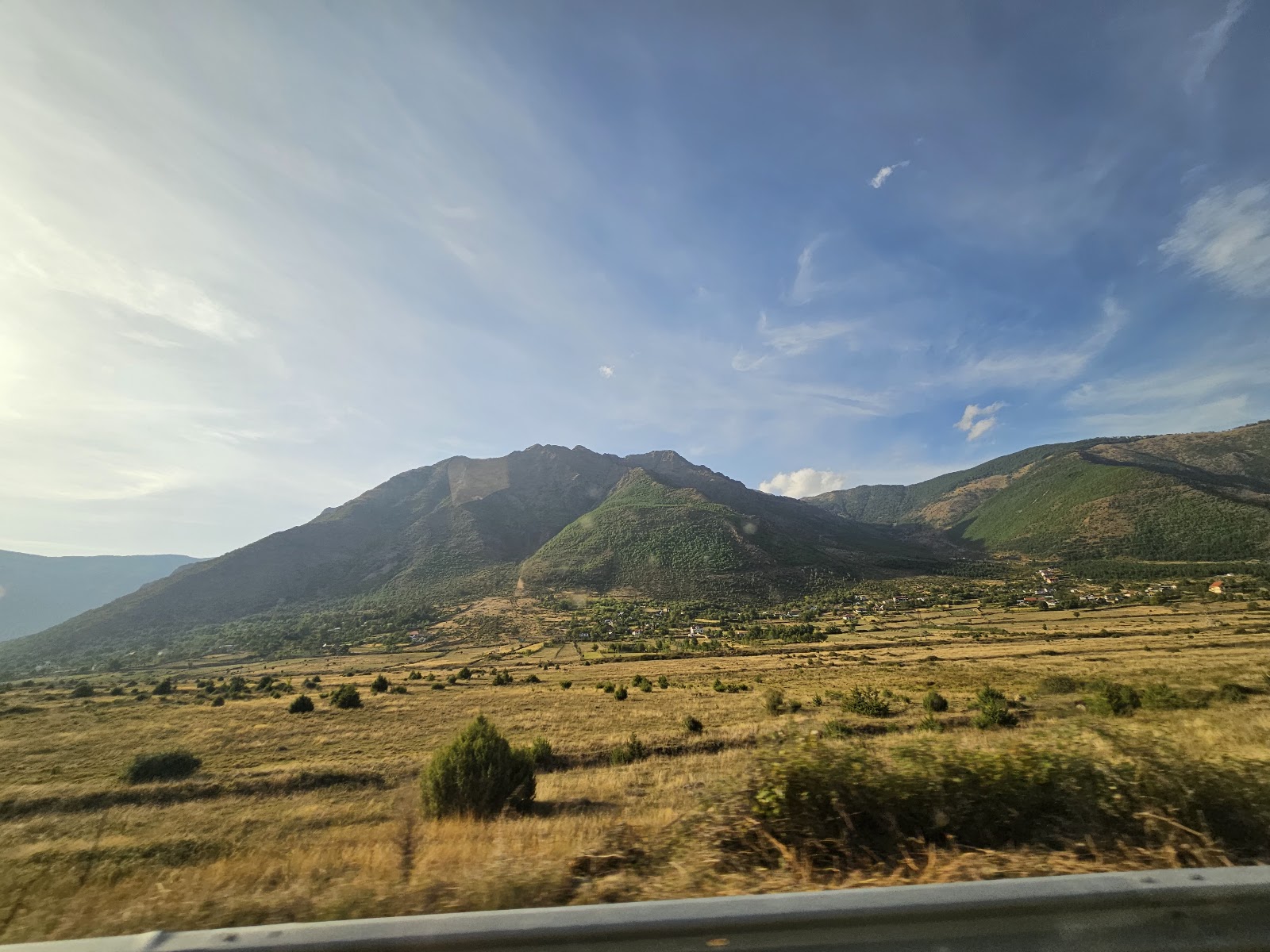 Bulqizë Hotel "Shtëpia e Bardhë"