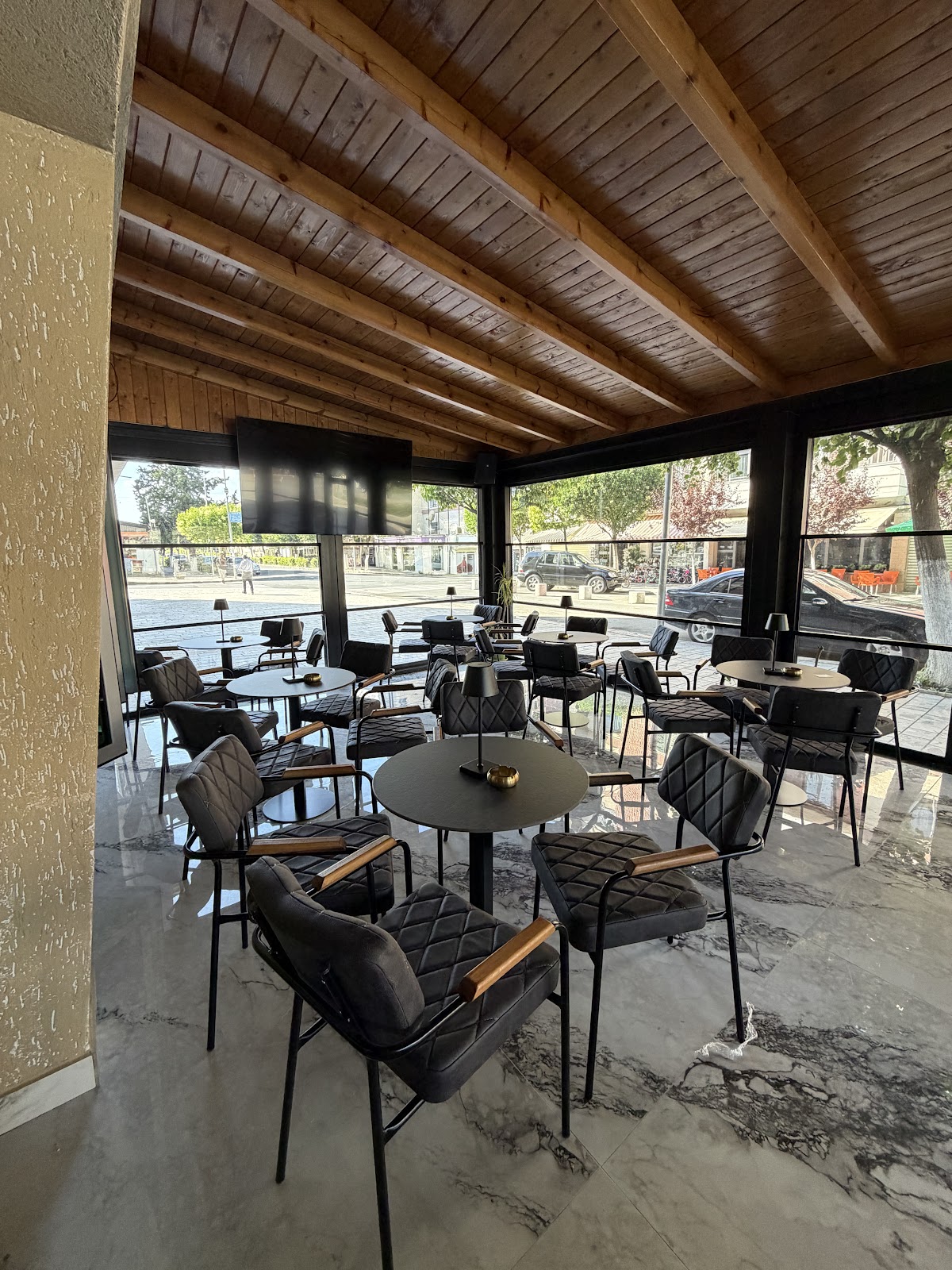 Bar Stafasani