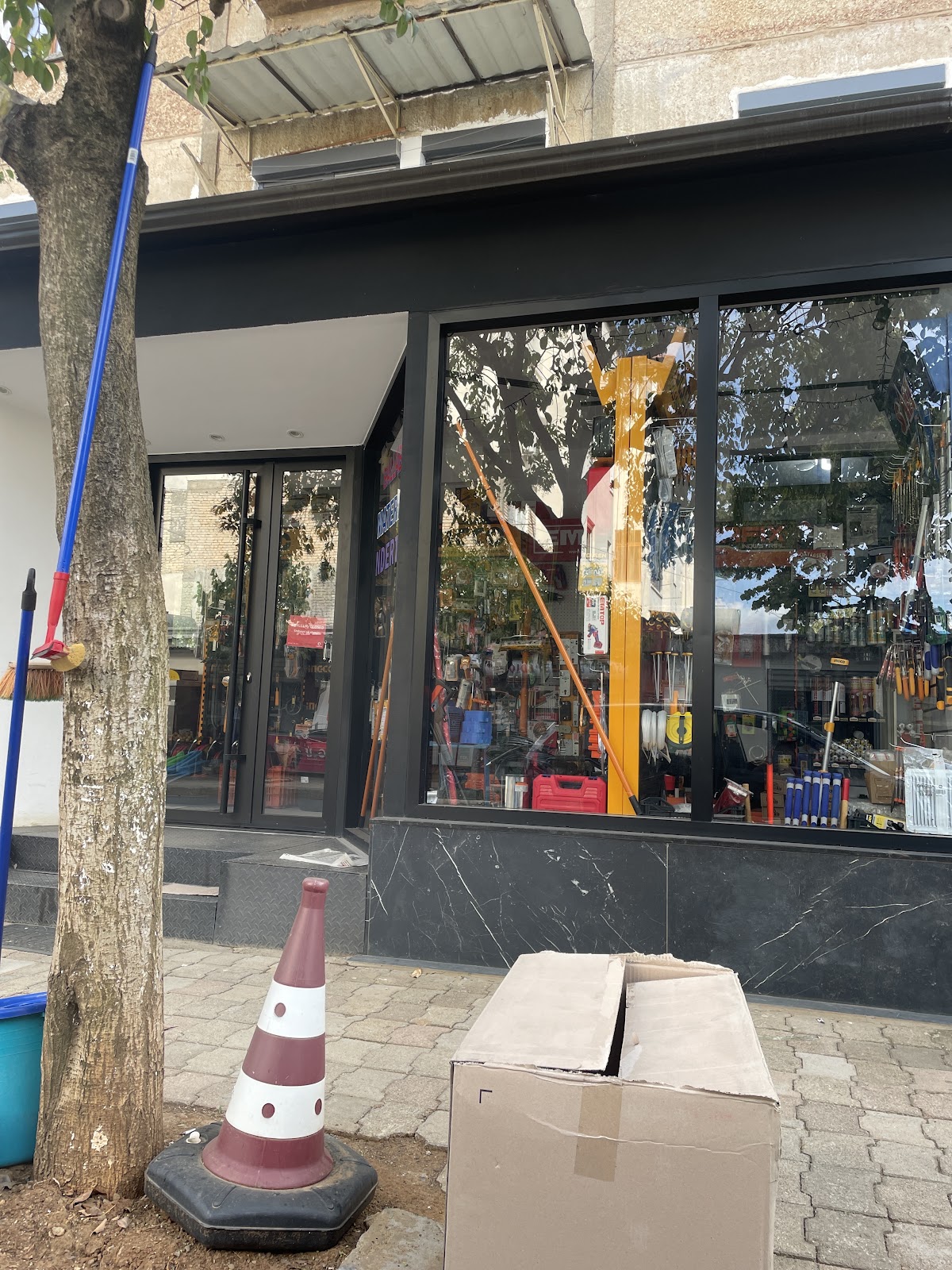 Materiale ndërtimi, elektrike, hidraulike "BALLABANI"
