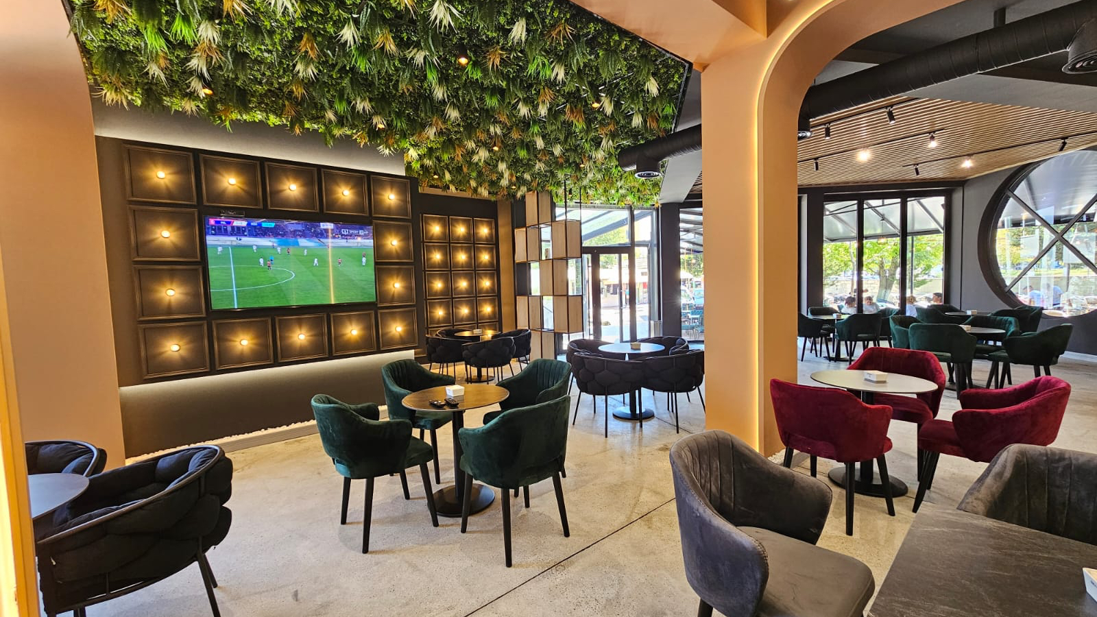 OL’IS Bar-Lounge
