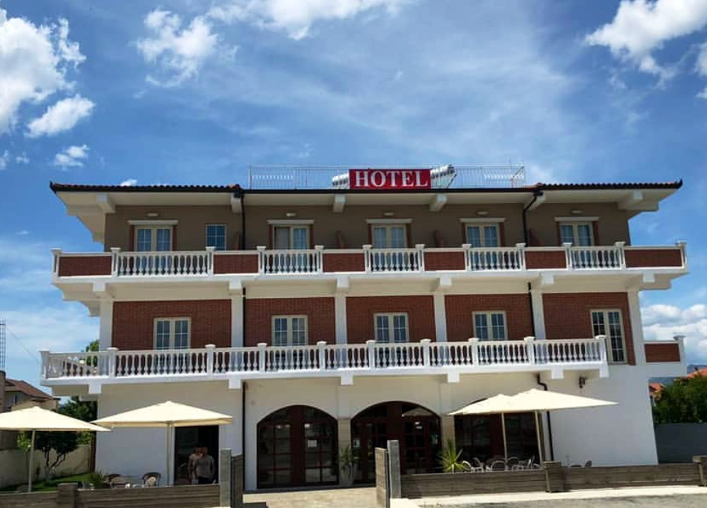 Hotel "Xhelili"