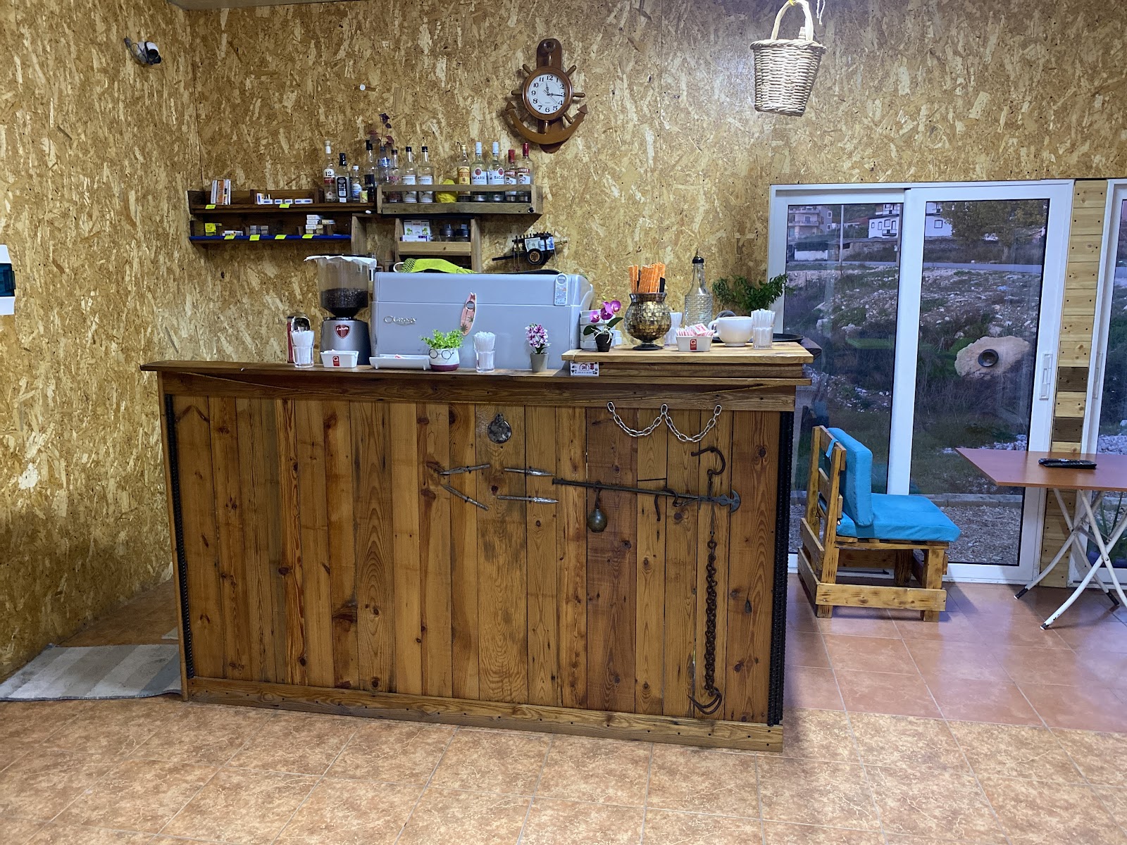Bar kafe lavazho KLODI