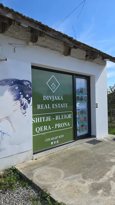 Divjaka real estate