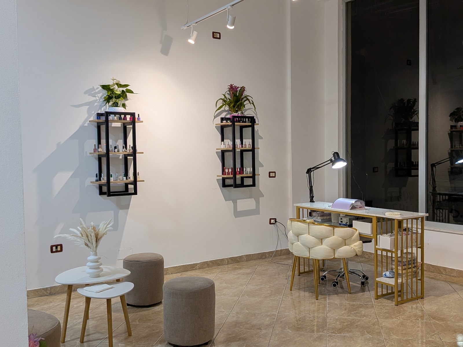 Blooming Aesthetic - Nail Salon Durres
