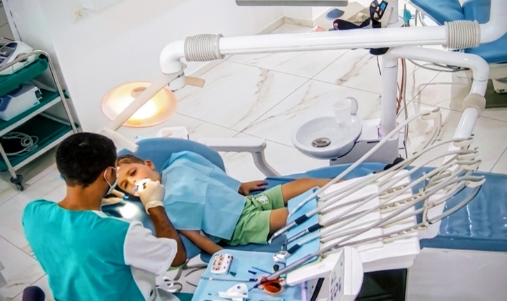 European Dental Clinic (Klinike dentare- Kirurgji-Ortodonci-Pedodonti-Endodonci-Implantologji-Estetike)