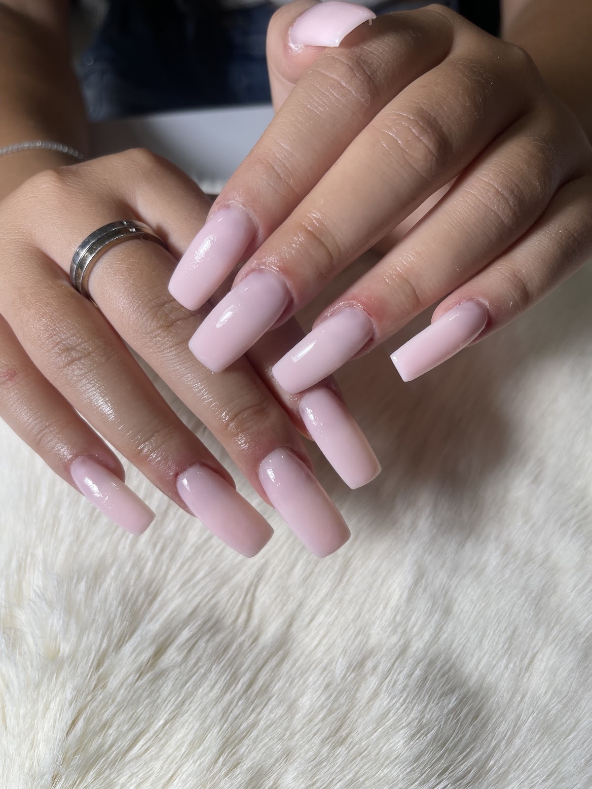 Nails ana