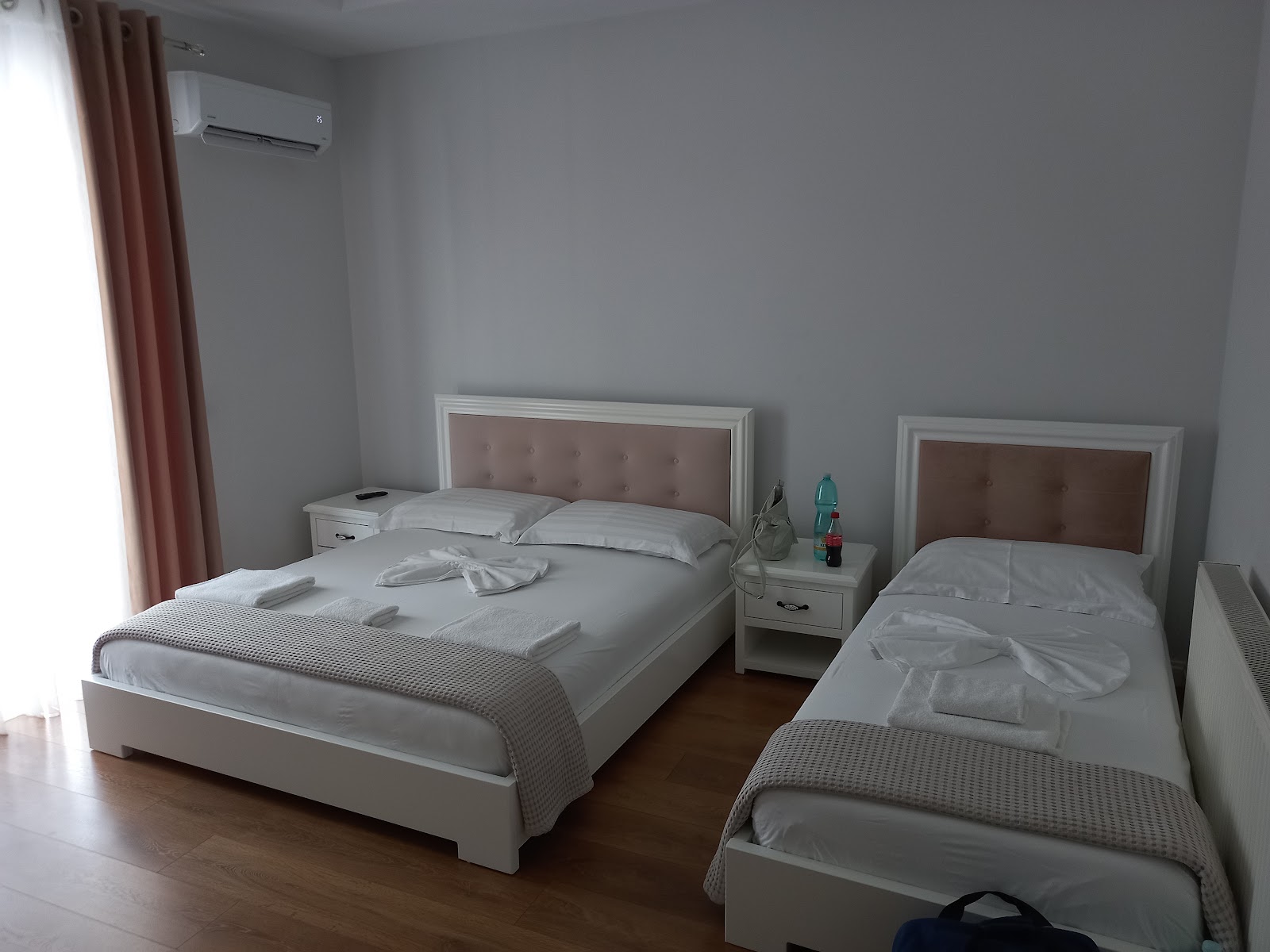 ZISI Hotel & Restaurant