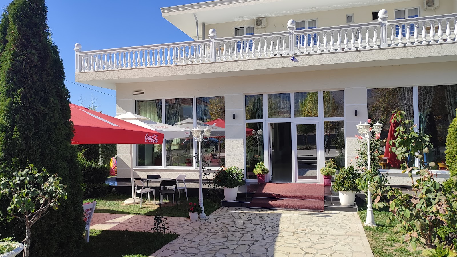 ZISI Hotel & Restaurant