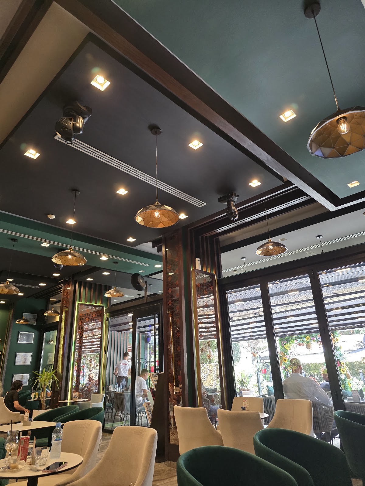 Lemar Bar