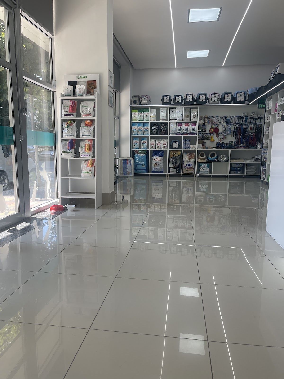 Imperial Vet Hospital (DVM Andiol Haxhi) (Spitali Veterinar Imperial Fier)