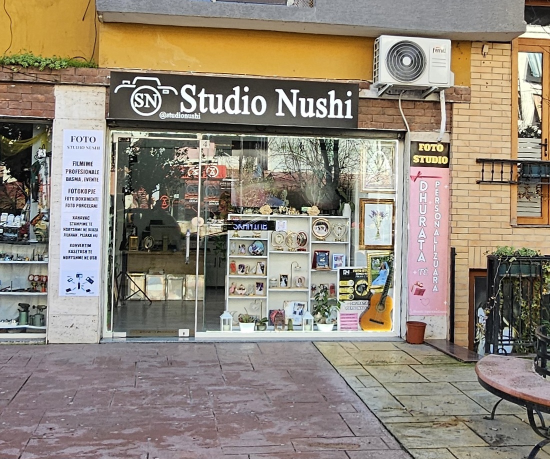 Studio Nushi ( Dasma, Sete Fotografike , Dhurata te personalizuara )