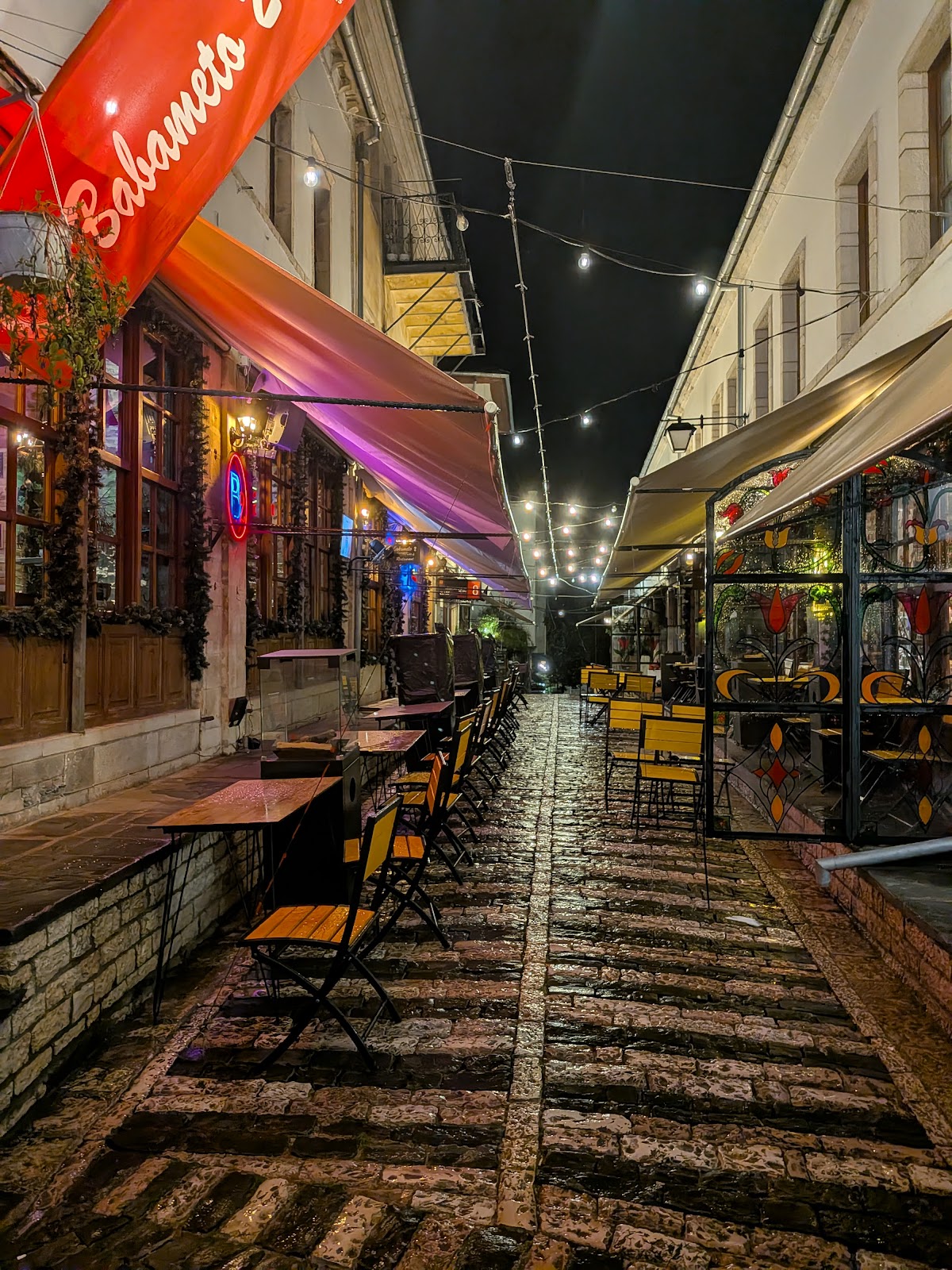 Babameto 2 - Cocktail Bar & Restaurant