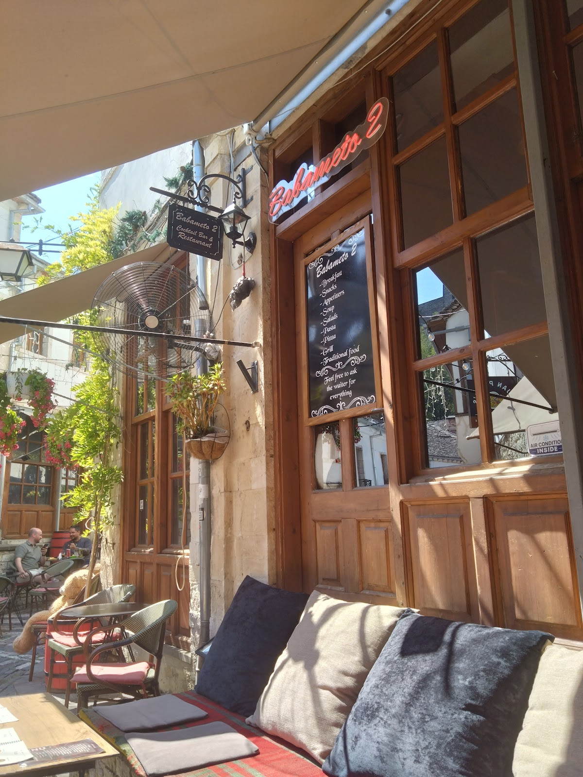 Babameto 2 - Cocktail Bar & Restaurant