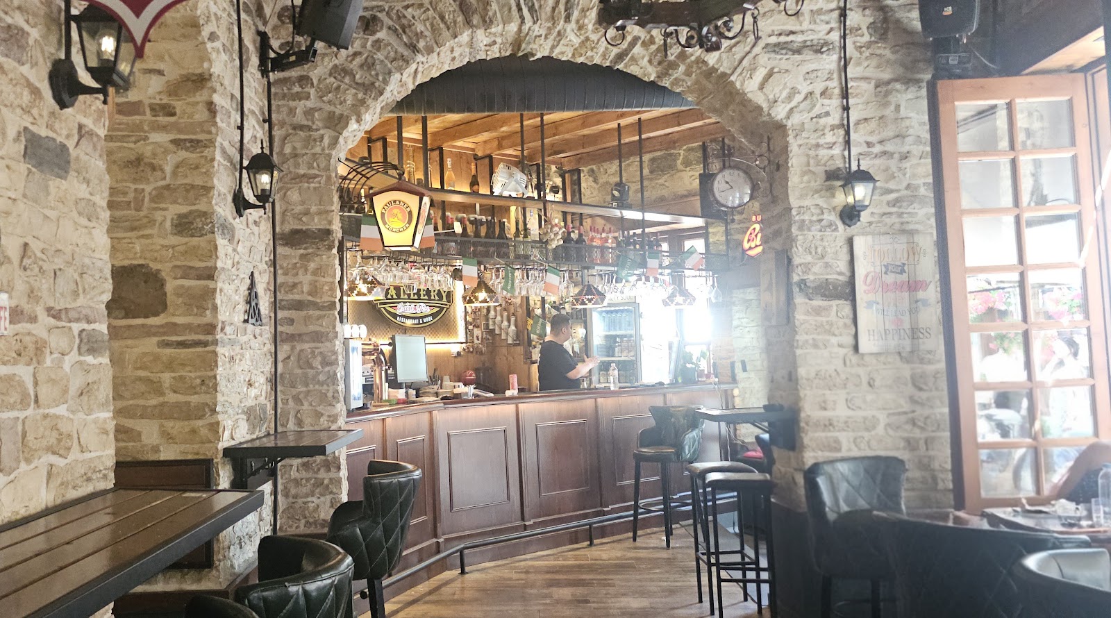 Gallery Irish Pub