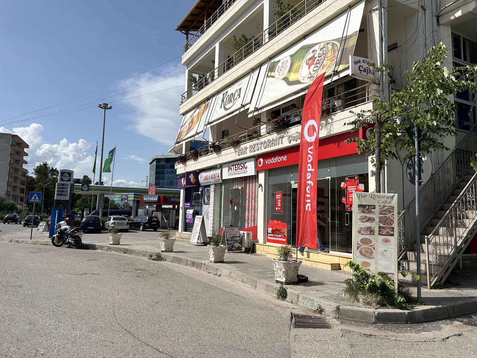 Vodafone Shop (Exclusive 2)