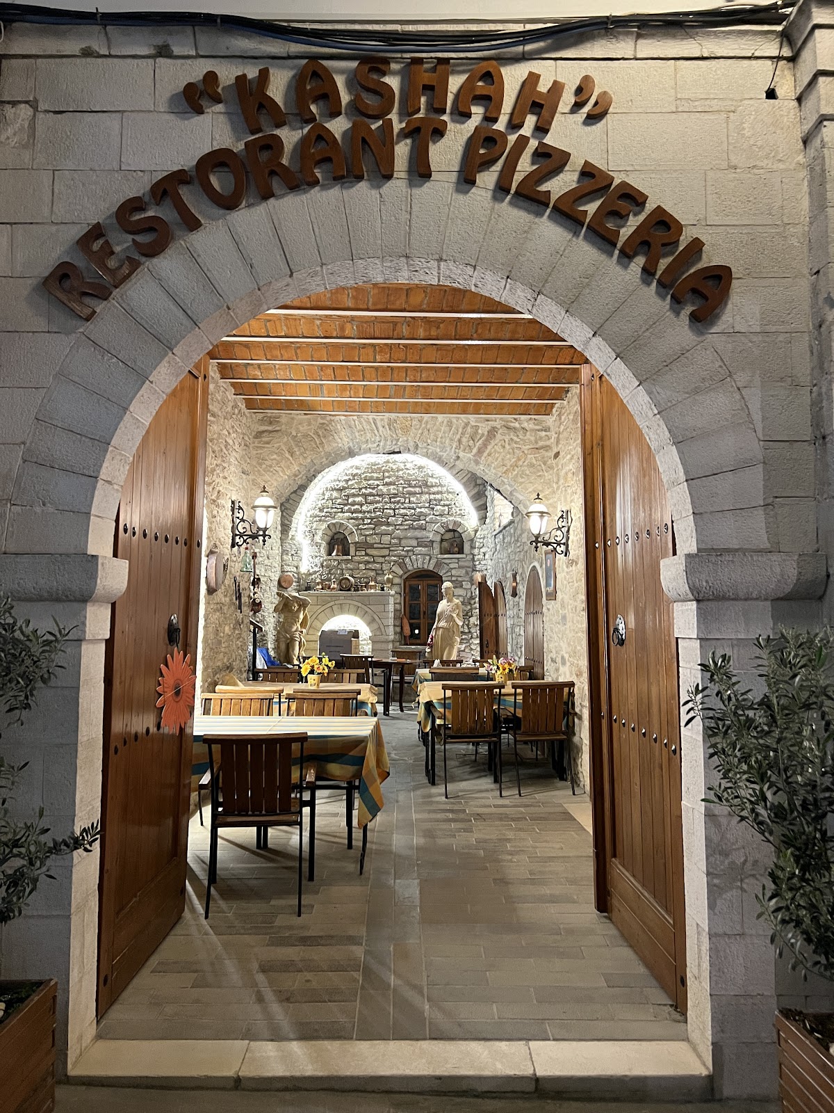Restaurant-Pizzeri "Kashah"
