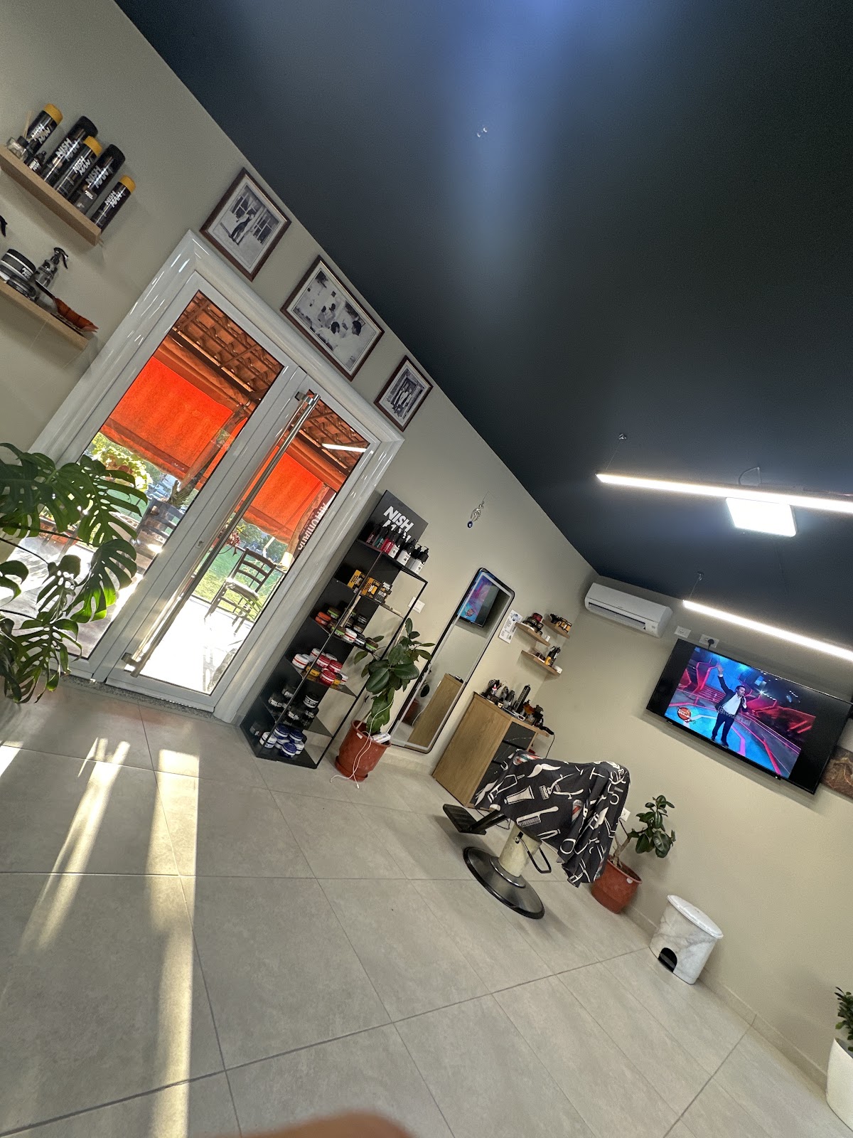 Barber Tili