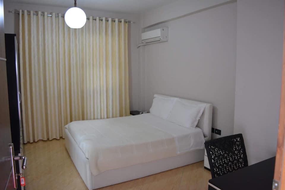 Hotel Tomorri