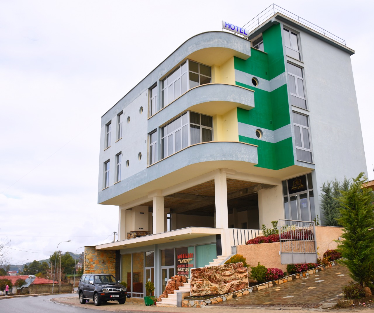 Hotel Latifi