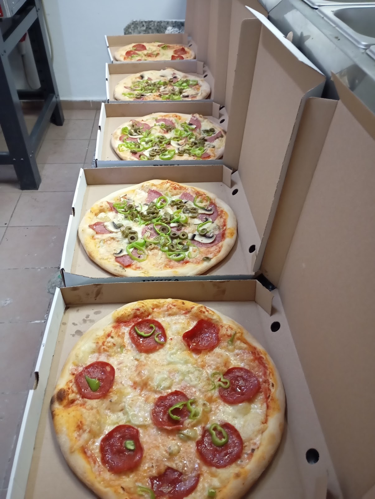 BAR-PIZZERI-BORA