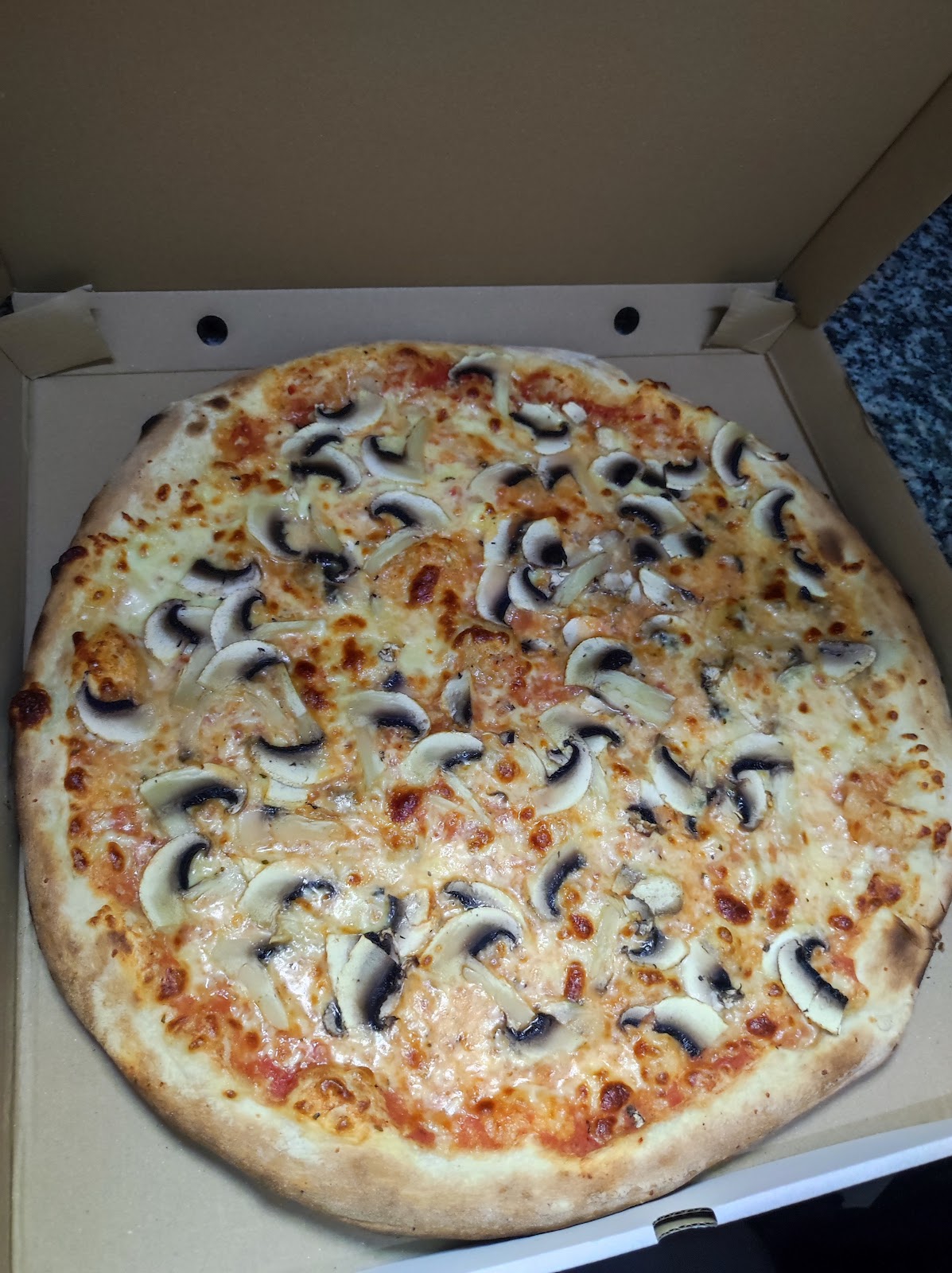 BAR-PIZZERI-BORA