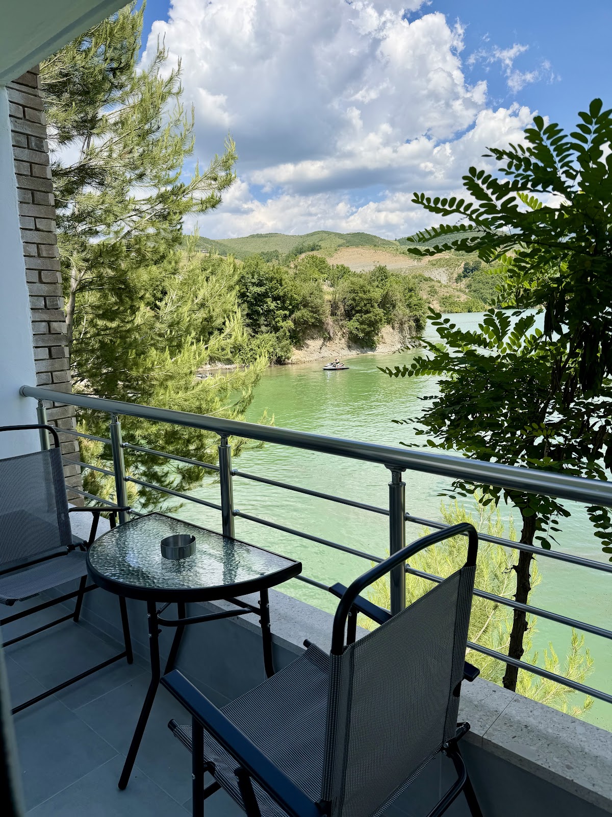 Restorant & Hotel LUNDRO