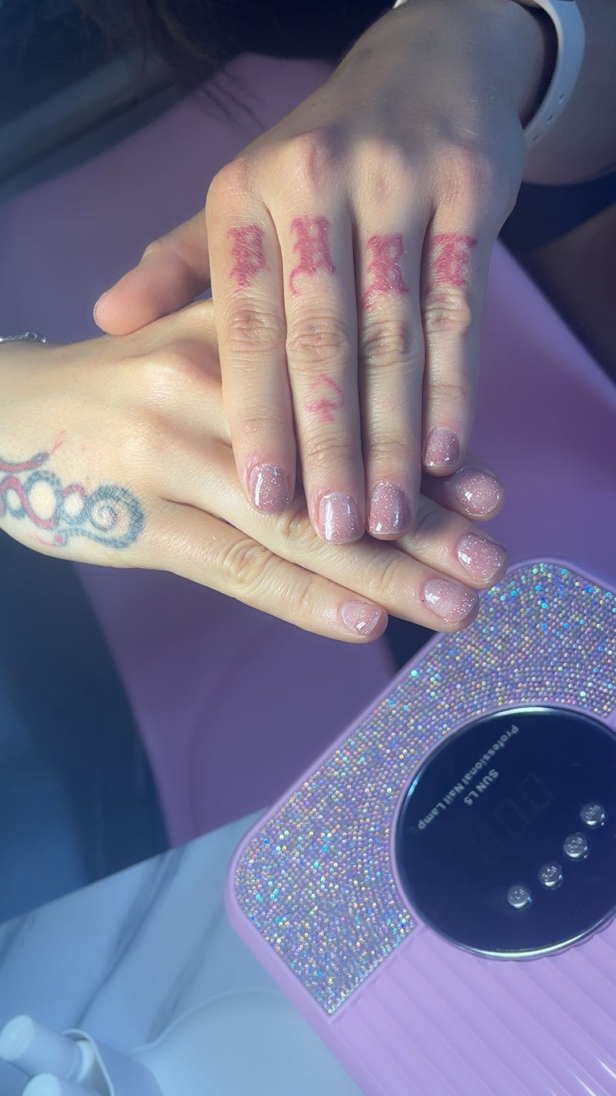 Nails by Efi Himare