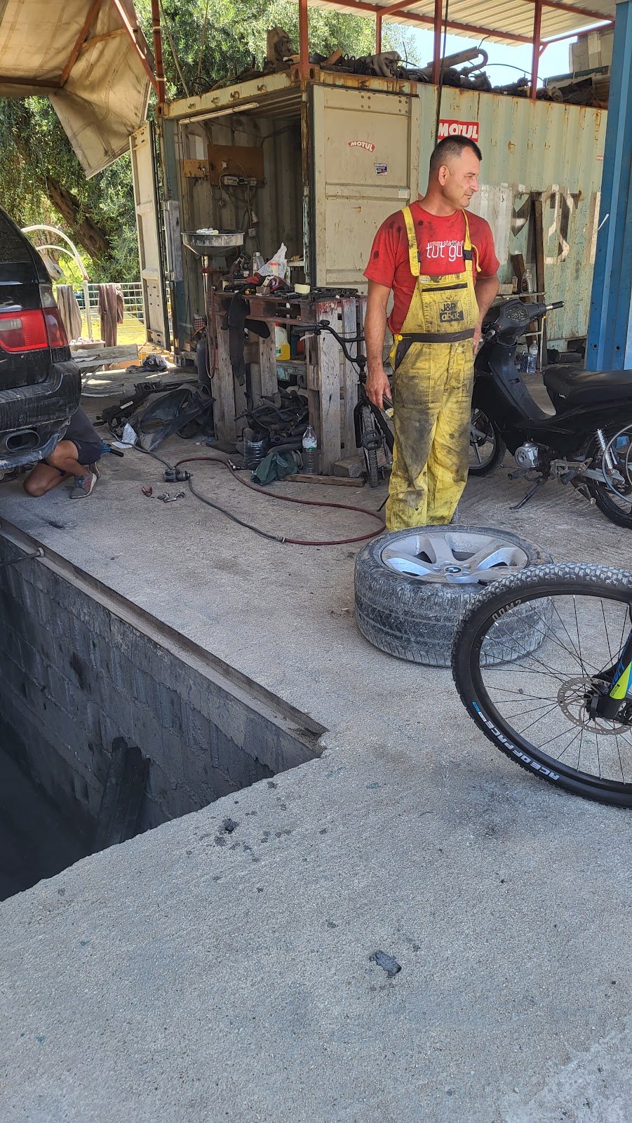Servis Eri