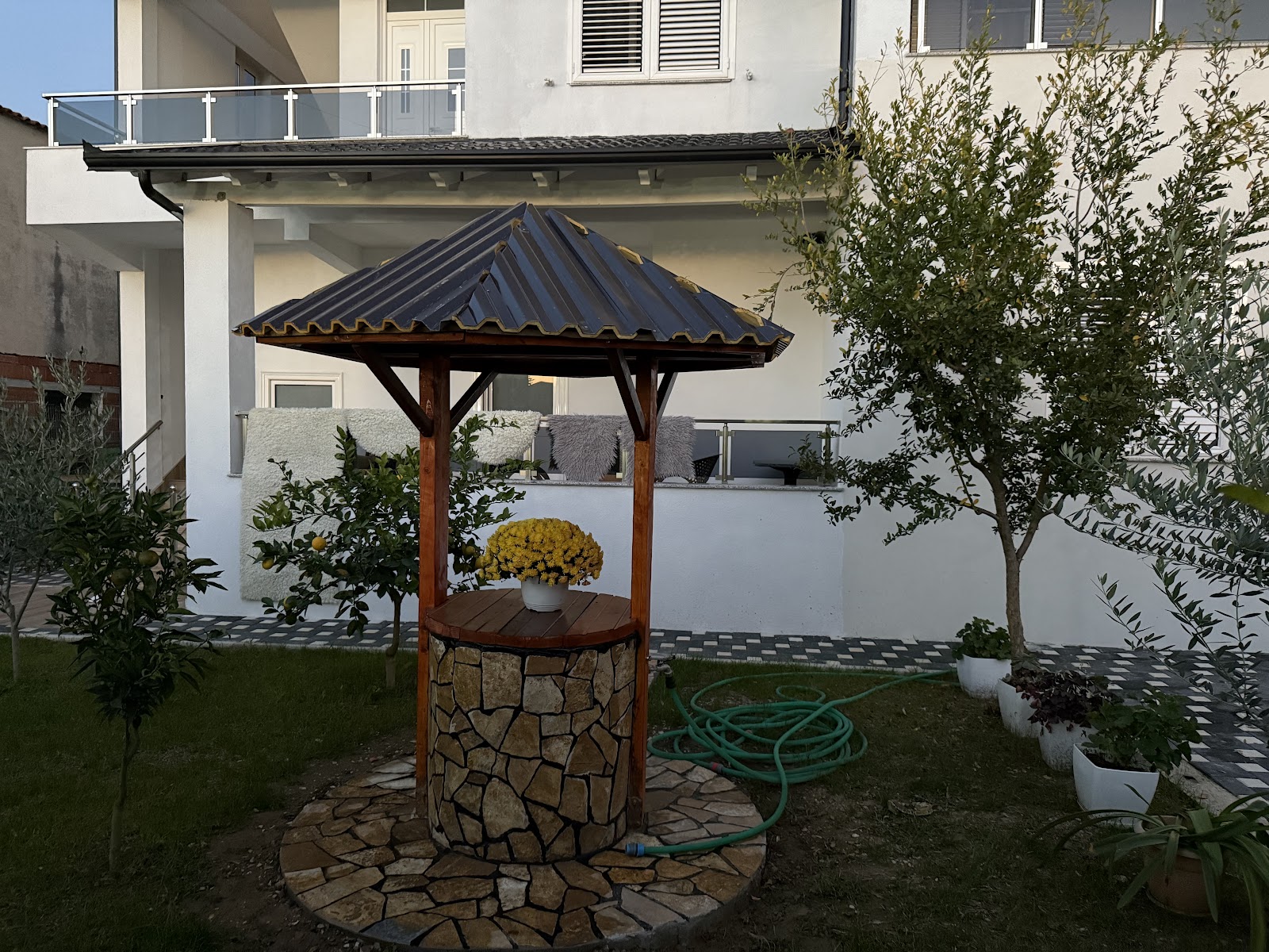 Guest House "White Villa"