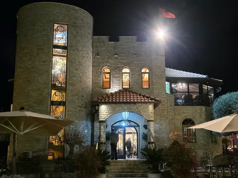 Kështjella Xhafa (Xhafa Castle)
