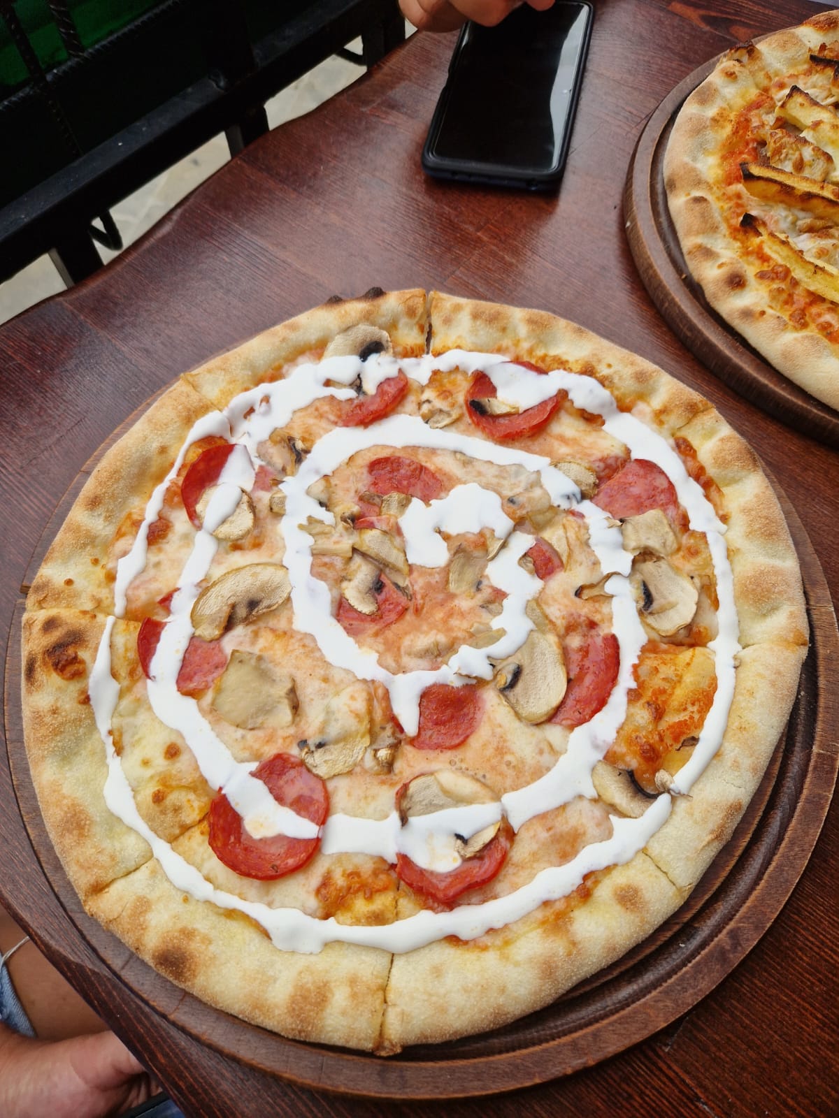 Pizza & Friends
