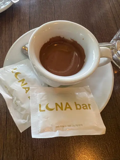Luna Bar