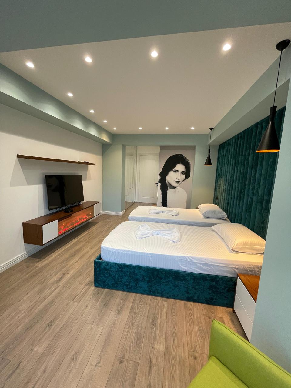 Home 12