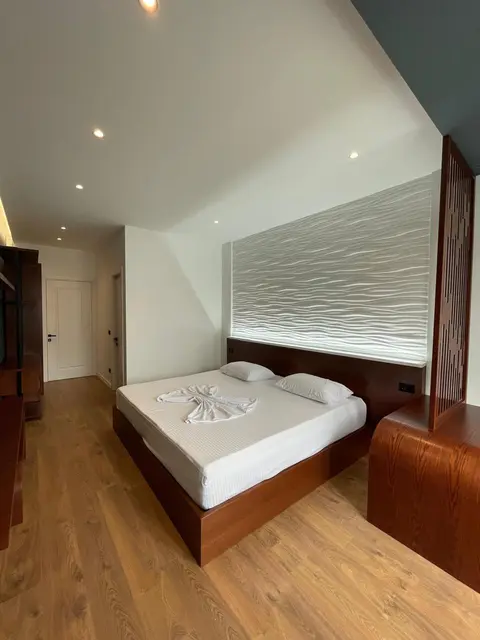 Home 12