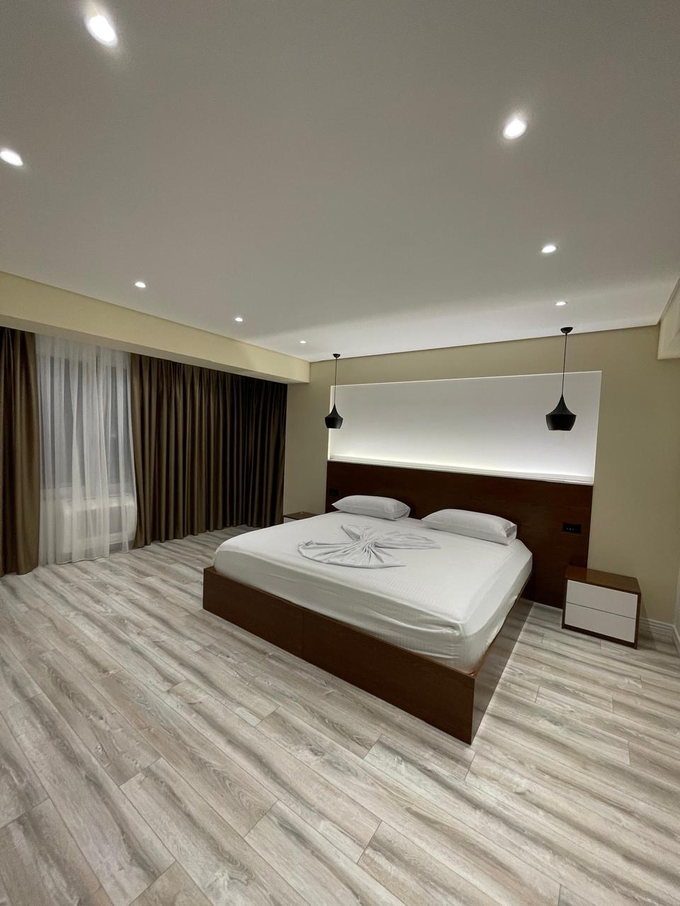 Home 12