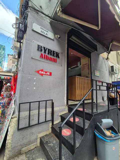 Byrektore Albani