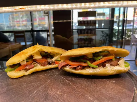 Byrek Shtëpie & Pizza Parku