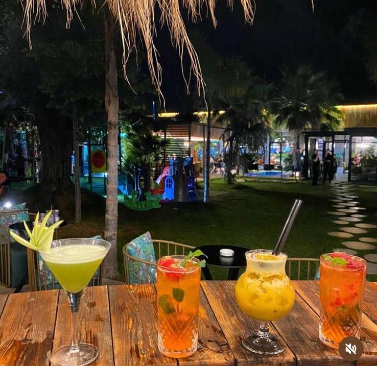 Island Lounge Bar and Pizzeria