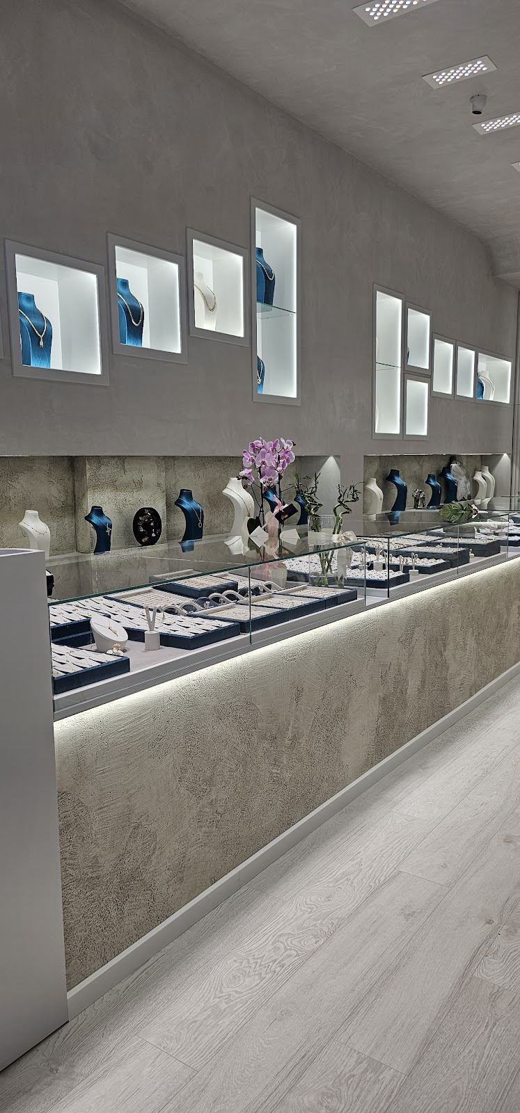 Auroom by Ajsberg - Jewelry Store