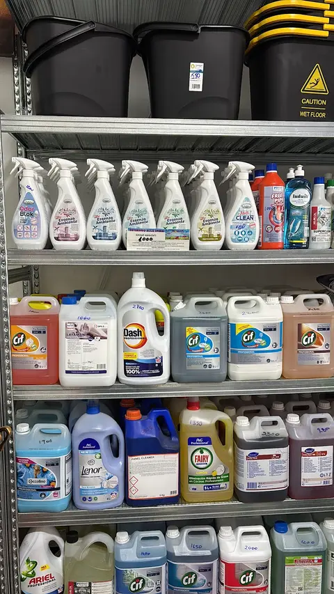 Clean_produktepastrimi detergjente profesional berat