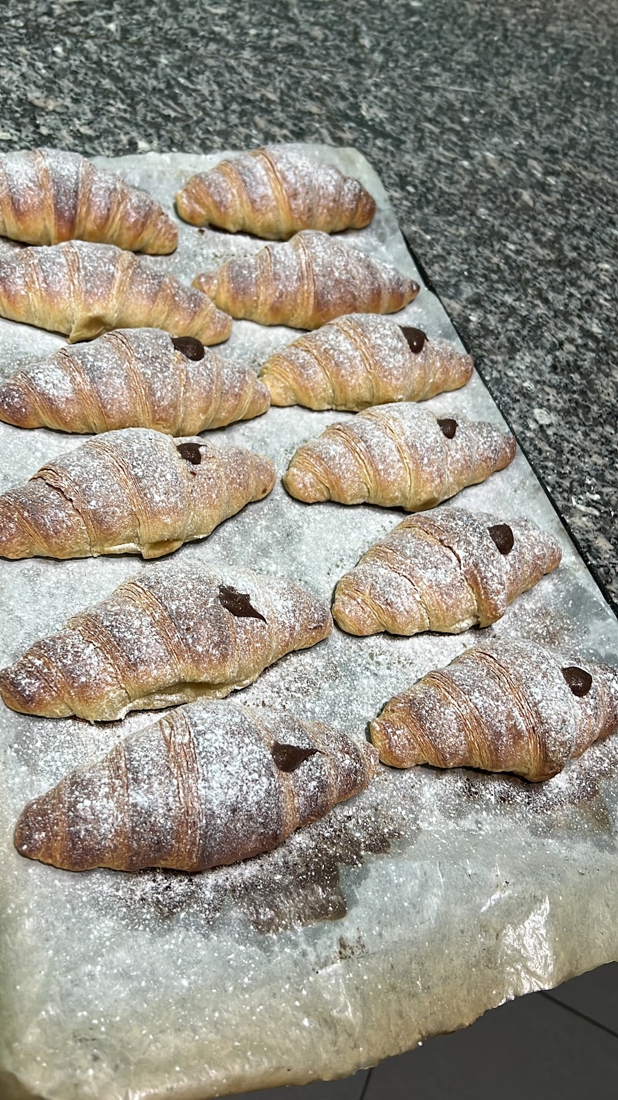 Furrë Buke, Pastiçeri E&M