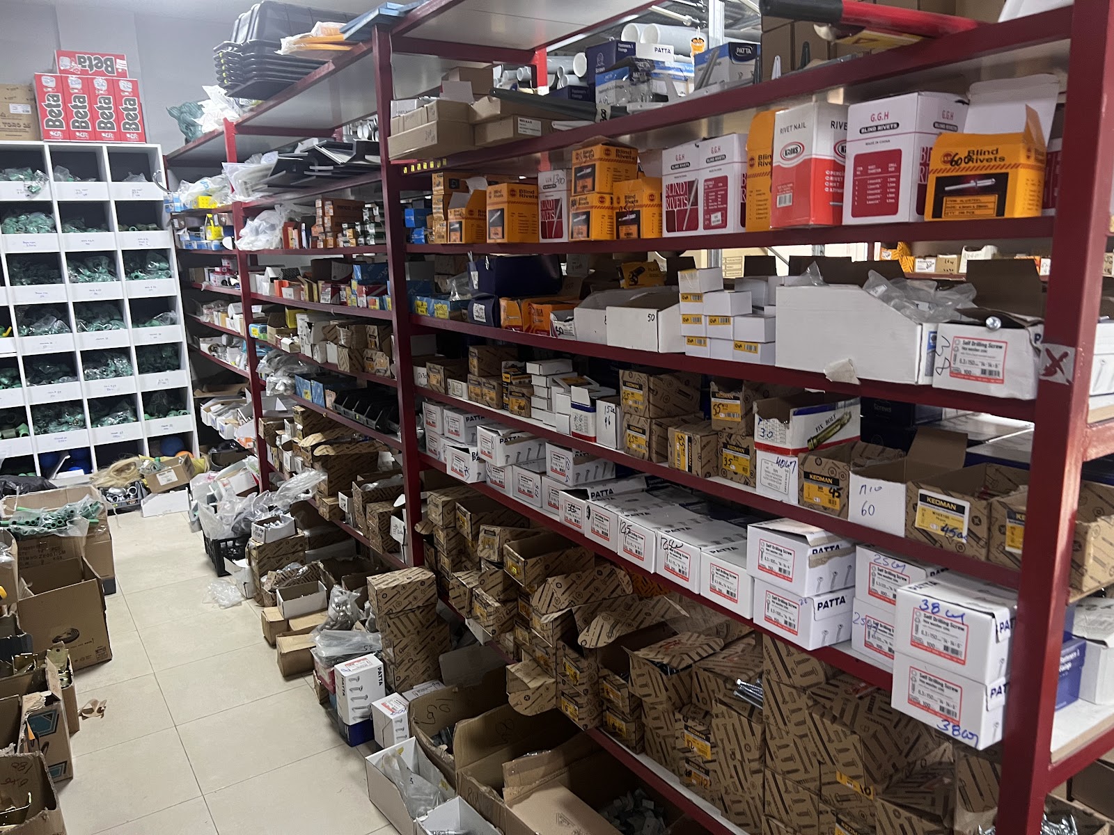 Materiale Ndërtimi & Bojëra "Lulja"