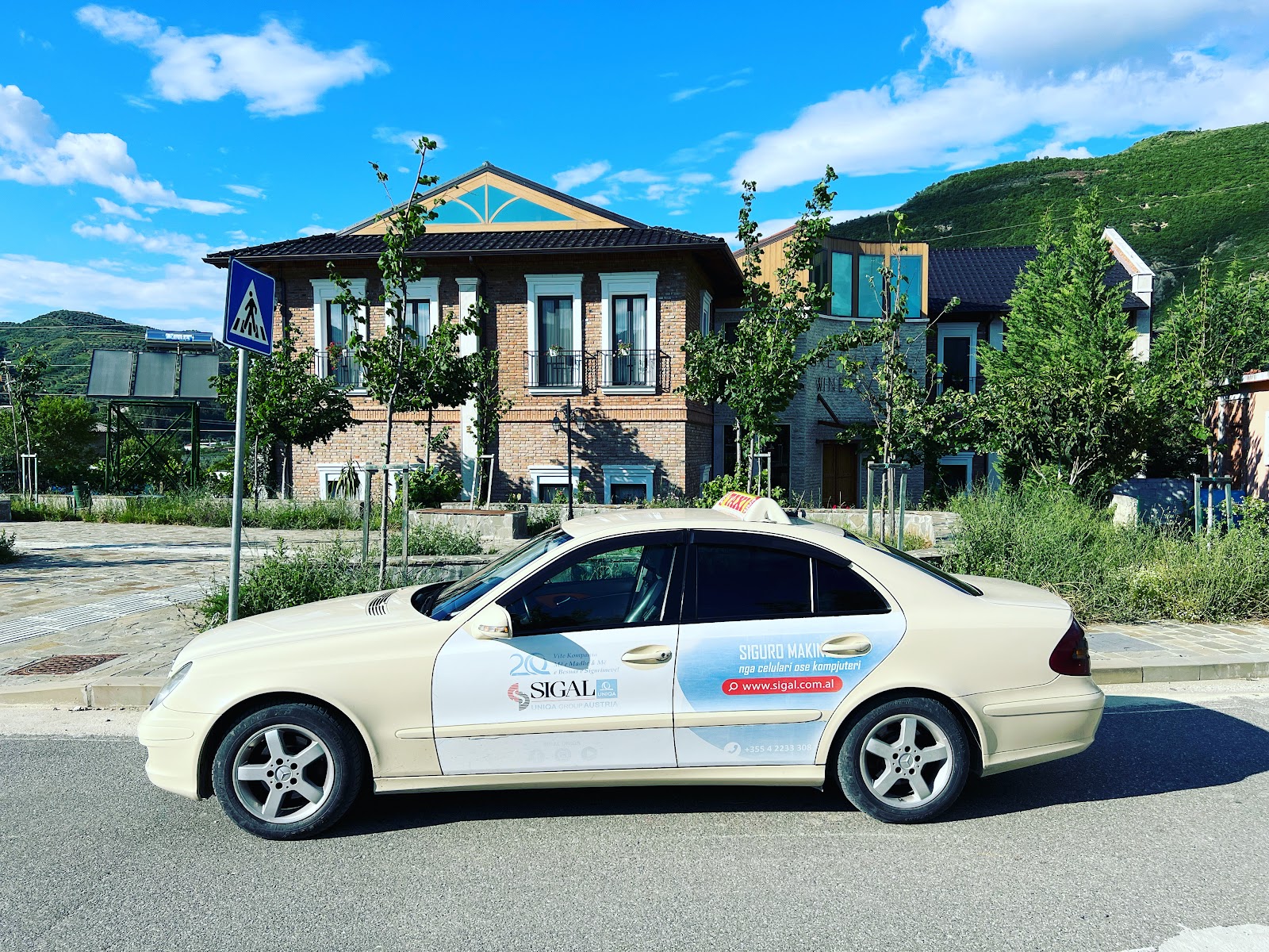 Taxi Berat (Mozi)