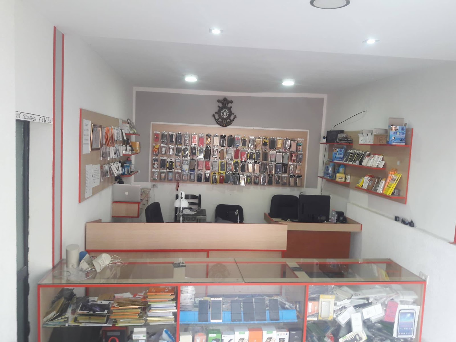Servis Celularësh "F&V"