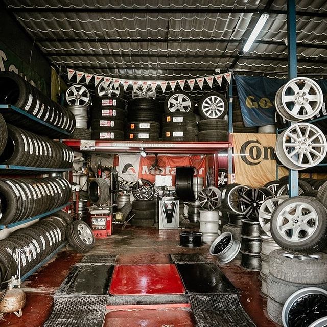 TIRES CENTER ''BAKALLI 010''