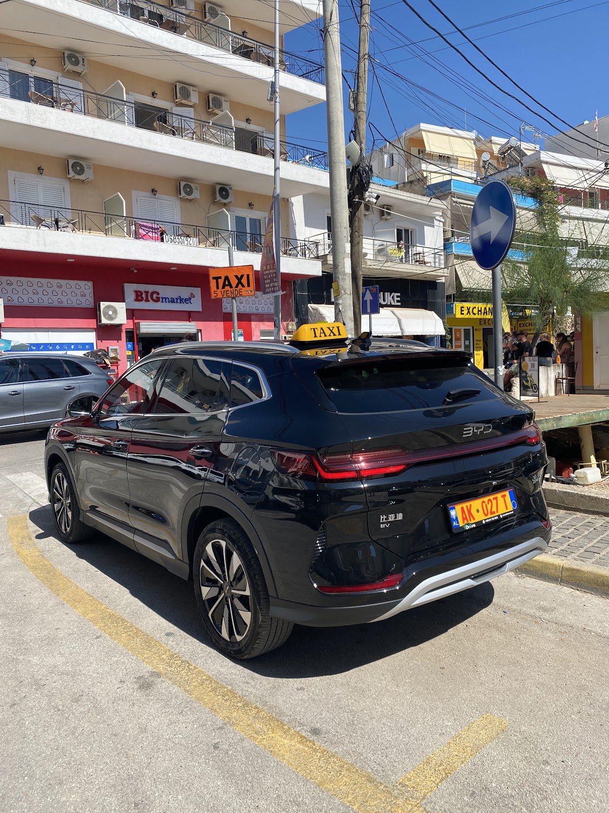 Taxi Himare BONI