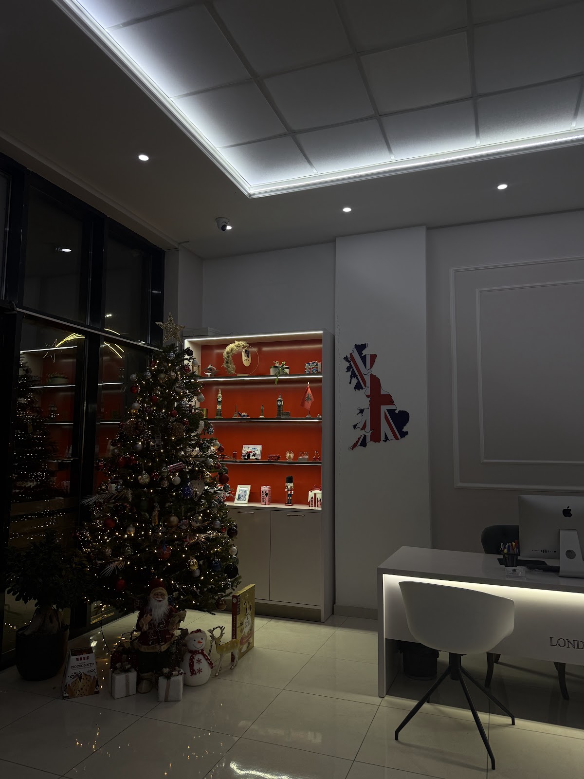 LONDON EYE AGENCY