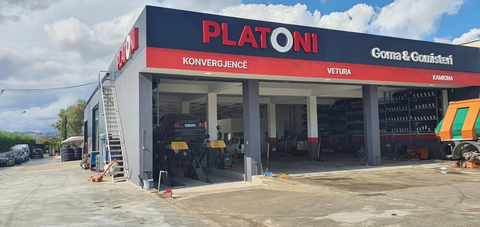 Platoni Goma & Gomisteri