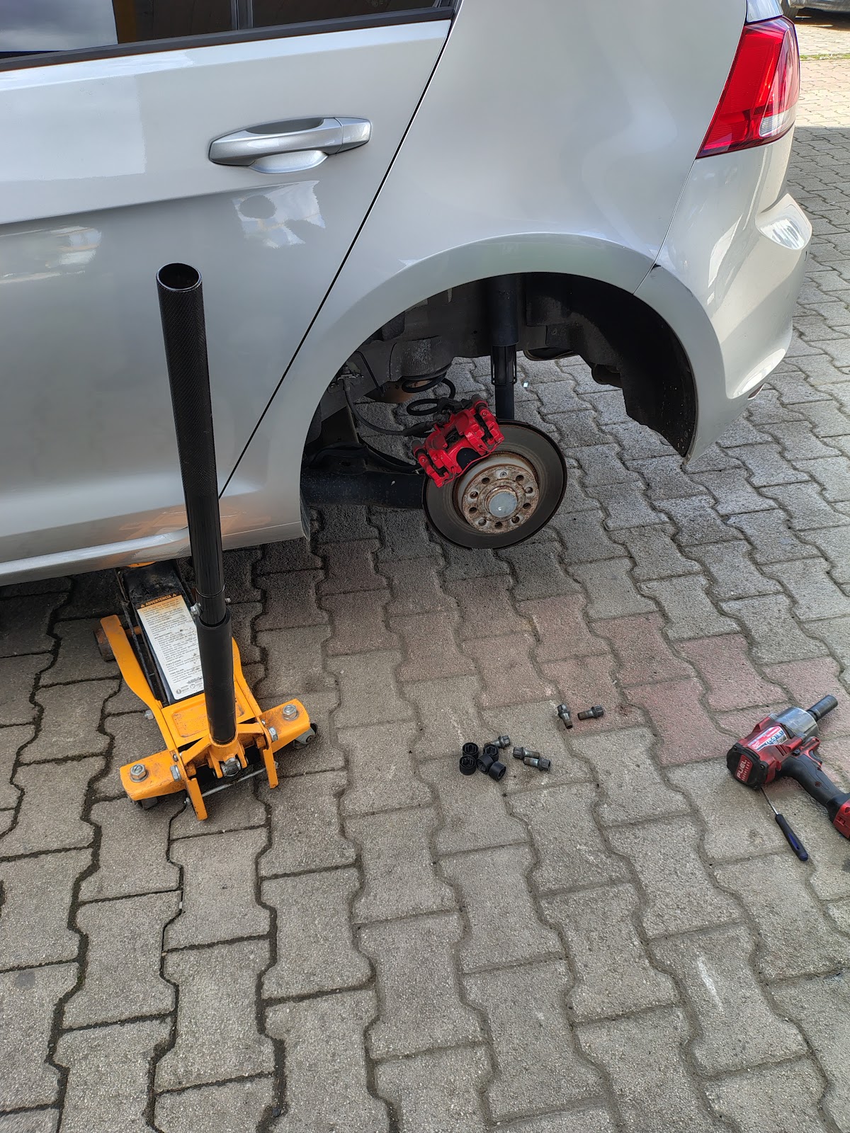 Gomisteri rrugore miri