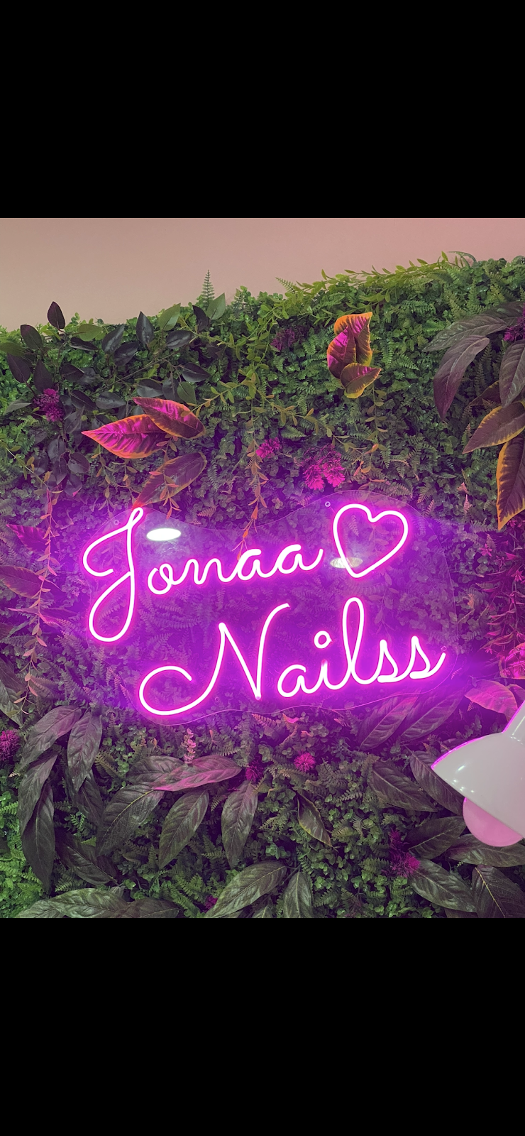 Jonaa Nailss